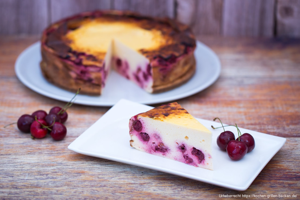 Käsekuchen mit Kirschen